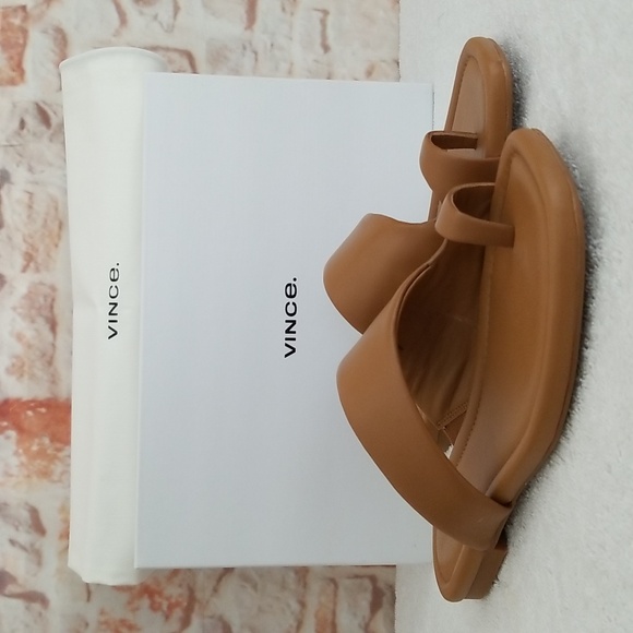 Vince Shoes - New Vince Dawn Leather Toe-Ring Flat Sandals